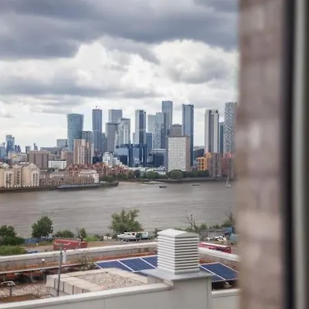 Modern 1-Bed With Panoramic View In Central London Exterior photo