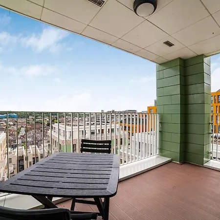 Modern 1-Bed With Panoramic View In Central London Exterior photo